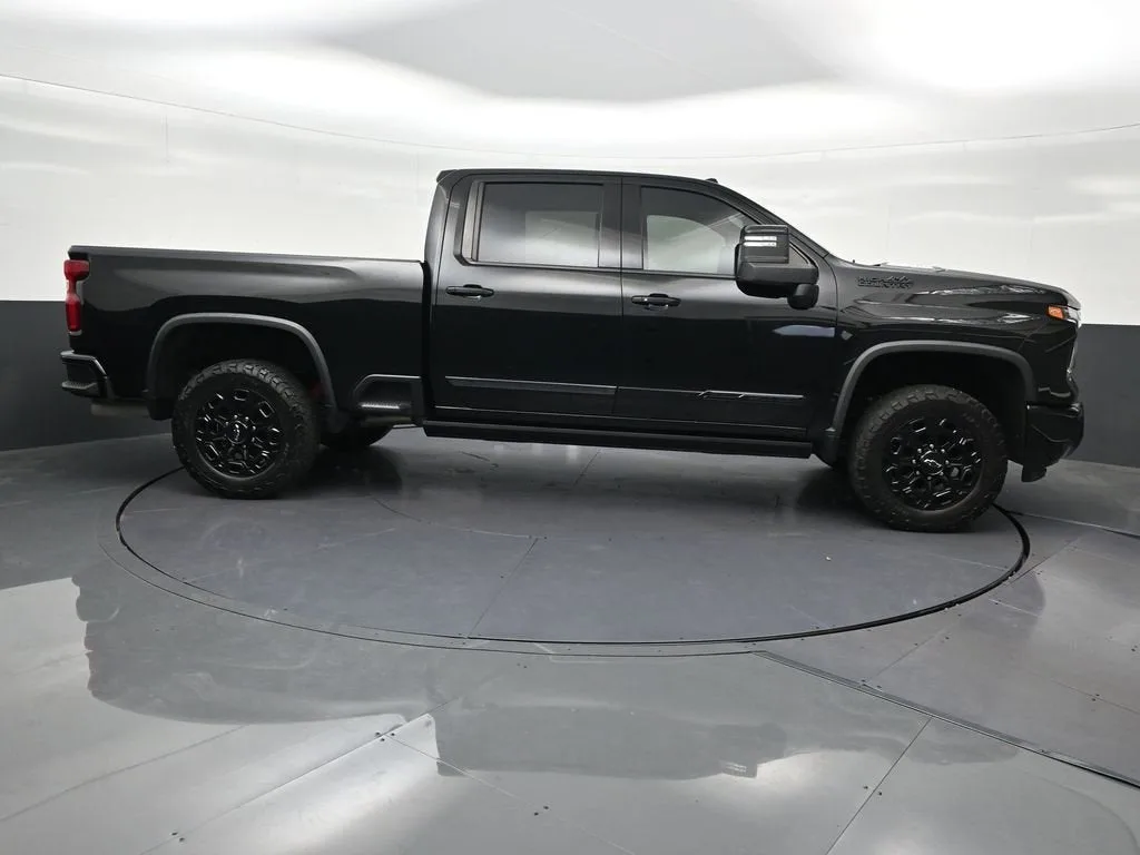 2024 Chevrolet Silverado 2500 HD High Country photo 7