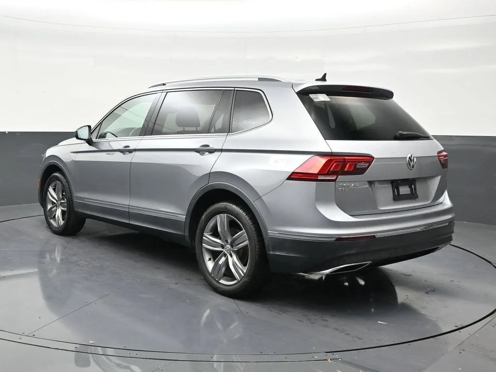 2021 Volkswagen Tiguan 2.0T SEL photo 3