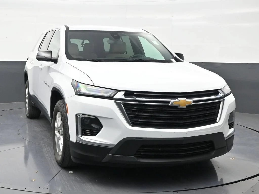 2023 Chevrolet Traverse LS photo 7