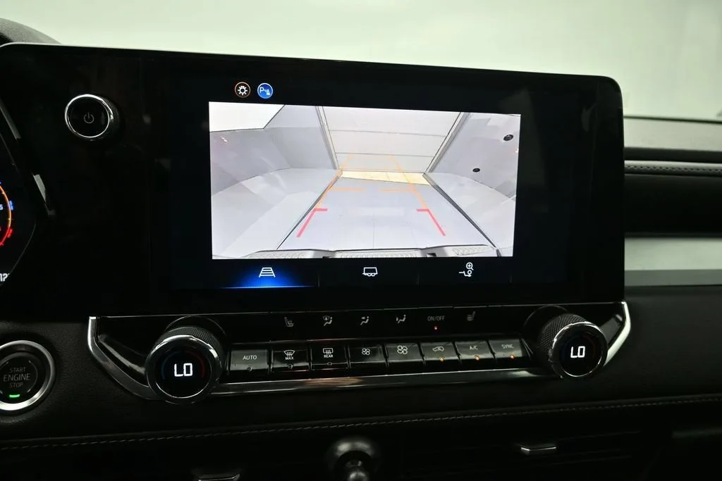 2025 Chevrolet Colorado WT/LT photo 11