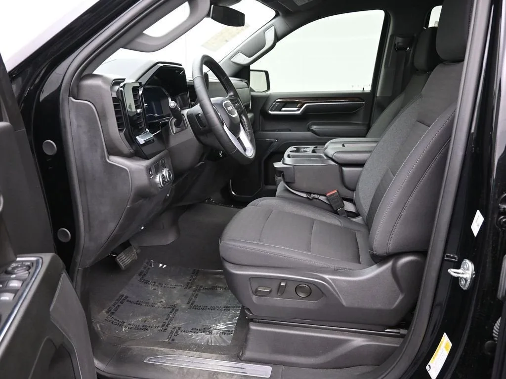 2024 GMC Sierra 1500 SLE photo 9