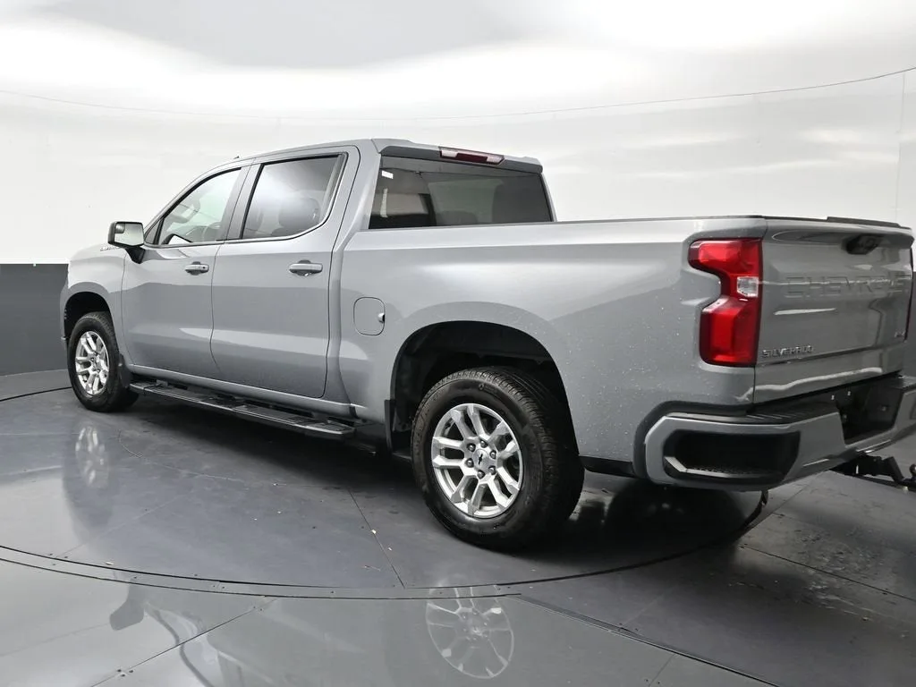 2025 Chevrolet Silverado 1500 RST photo 3
