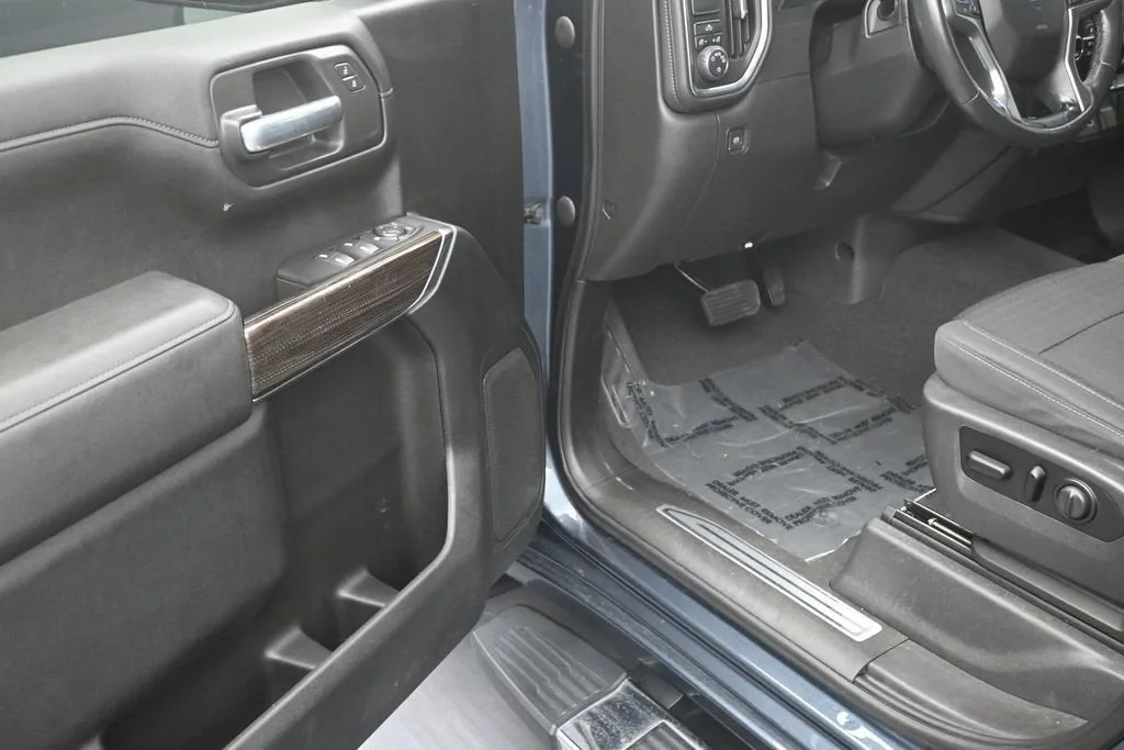 2021 Chevrolet Silverado 1500 LT photo 10