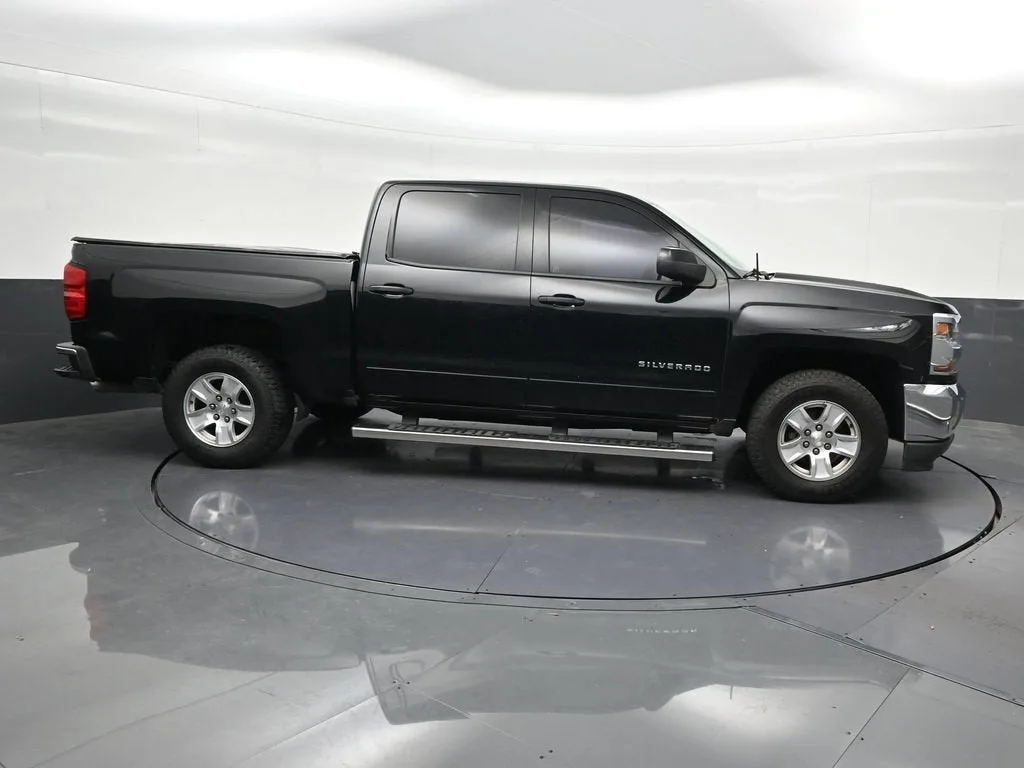2017 Chevrolet Silverado 1500 LT photo 7