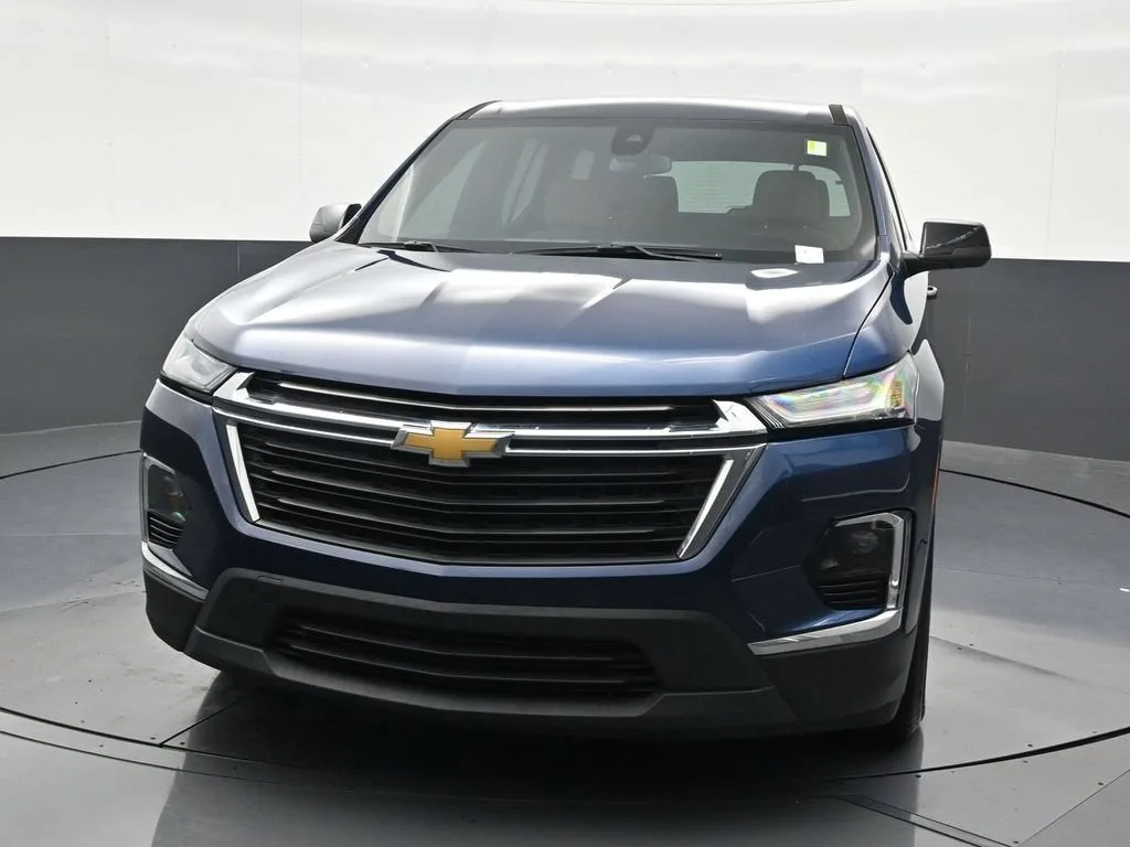 2023 Chevrolet Traverse LS photo 9
