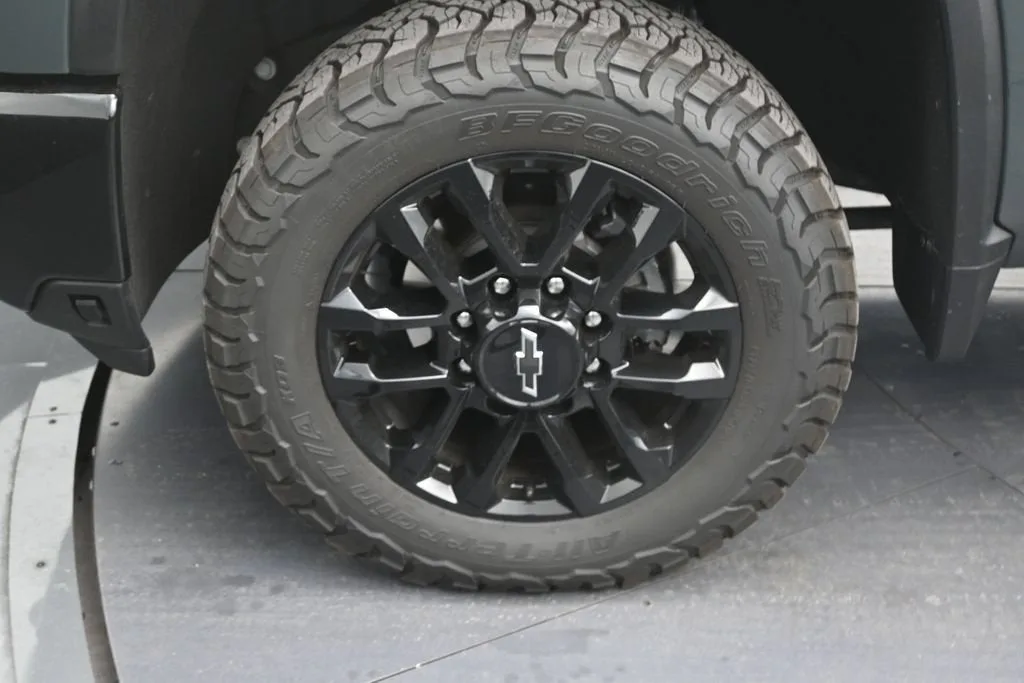 2025 Chevrolet Silverado 2500 HD LTZ photo 9