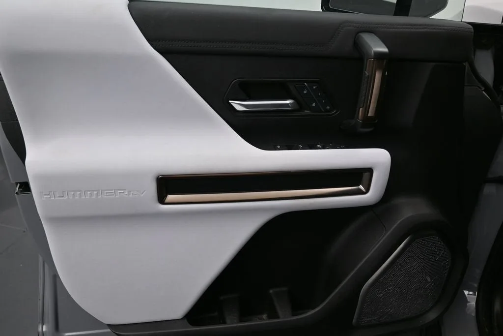 2025 GMC HUMMER EV Pickup 2X photo 11