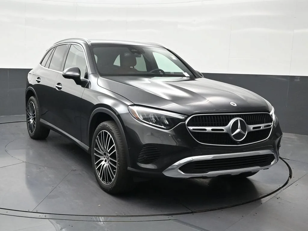 2024 Mercedes-Benz GLC 300 SUV photo 7