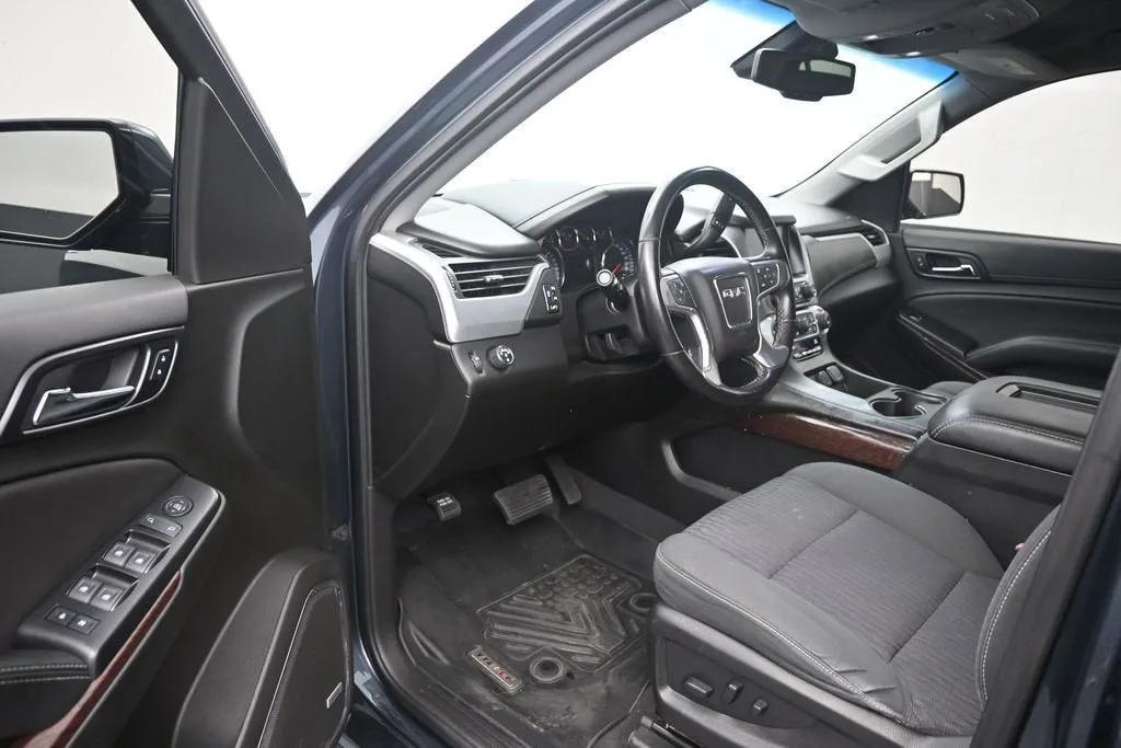 2019 GMC Yukon SLE photo 9