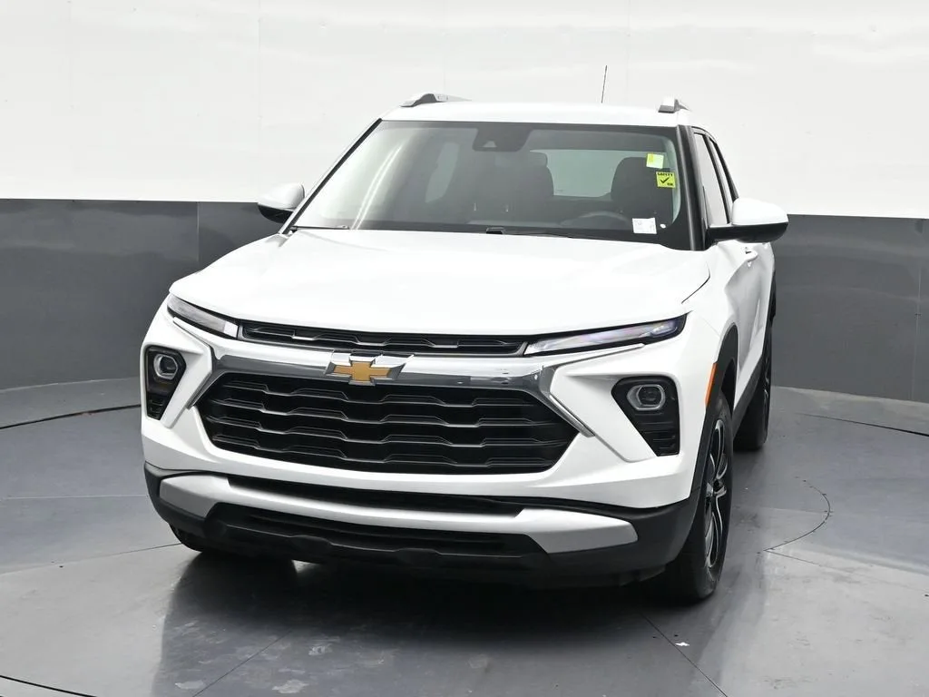 2025 Chevrolet Trailblazer LT photo 9