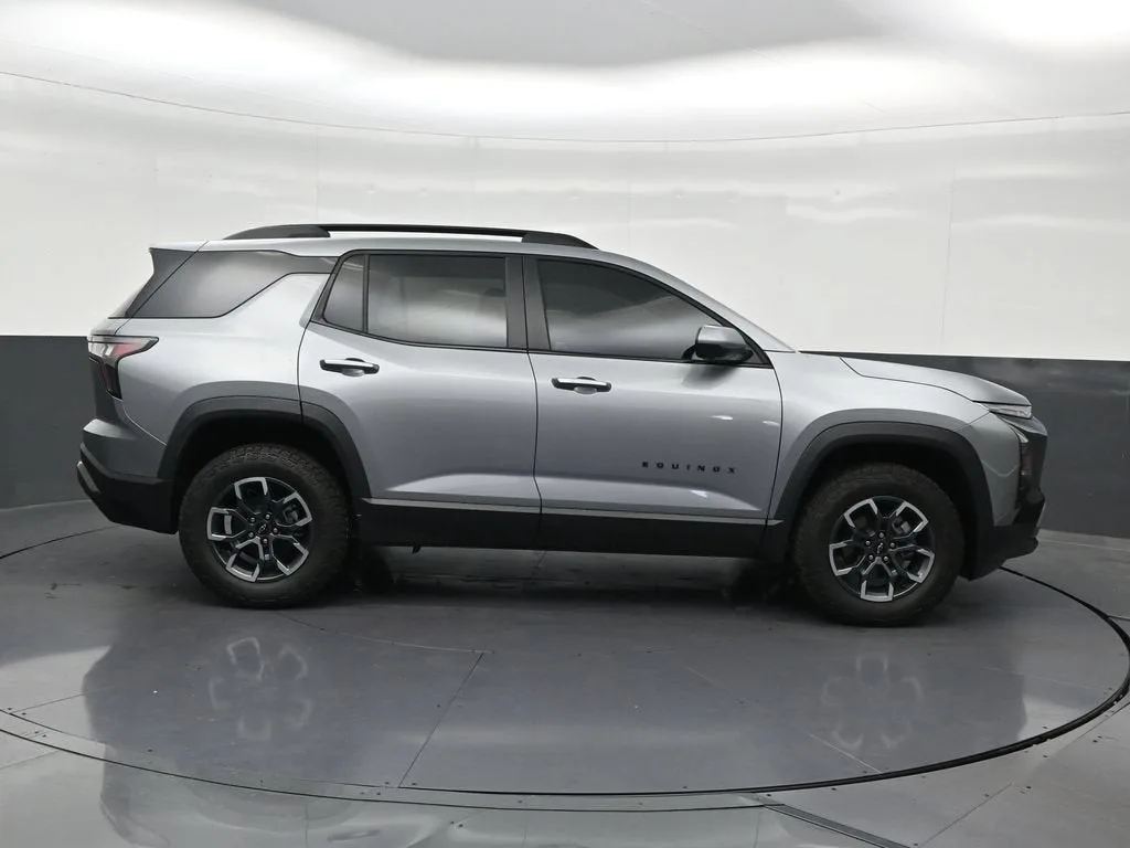 2026 Chevrolet Equinox ACTIV photo 6