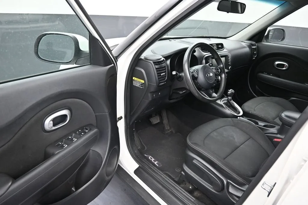 2019 Kia Soul + photo 10