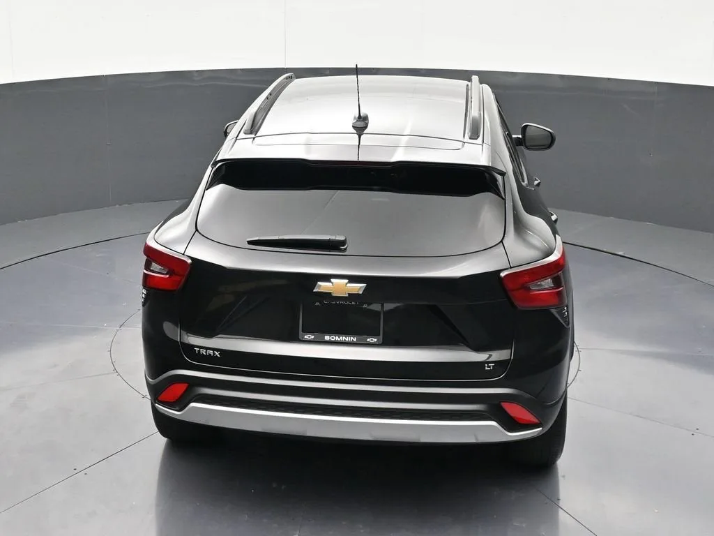2024 Chevrolet Trax LT photo 12
