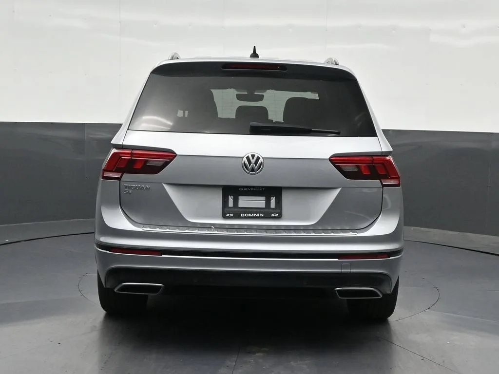 2021 Volkswagen Tiguan 2.0T SE R-Line Black photo 4