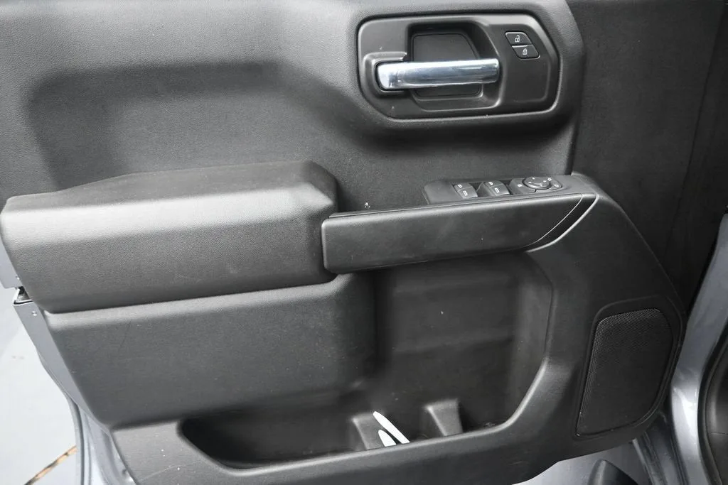 2022 Chevrolet Silverado 1500 LTD Custom photo 11