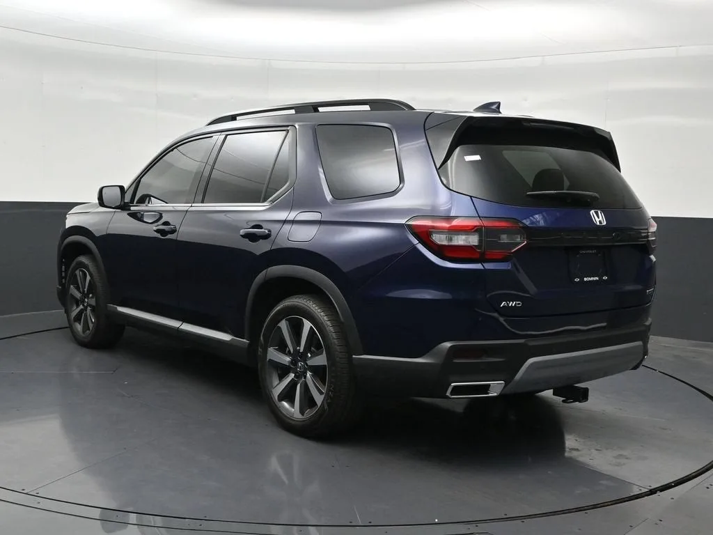 2025 Honda Pilot Touring photo 3