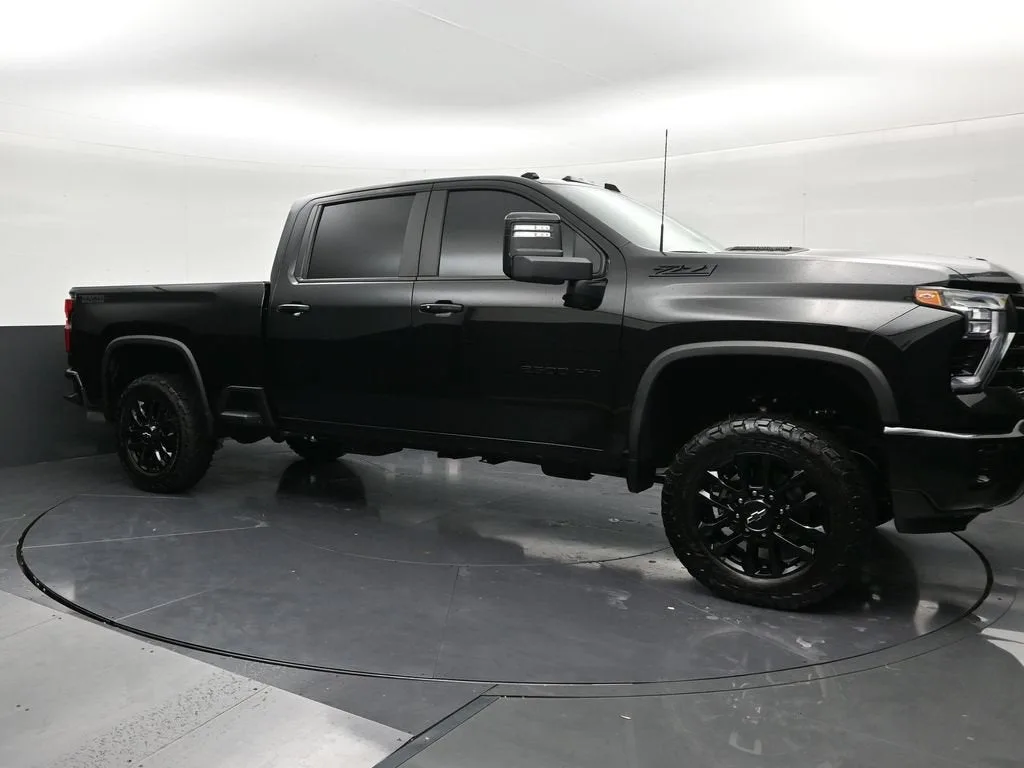 2026 Chevrolet Silverado 2500 HD LT photo 7