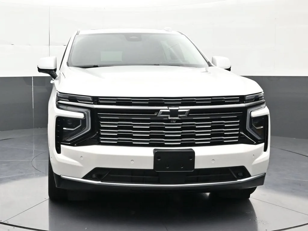 2025 Chevrolet Suburban High Country photo 8