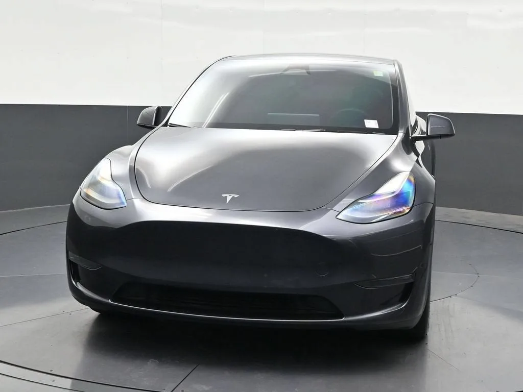 2024 Tesla Model Y Long Range photo 8