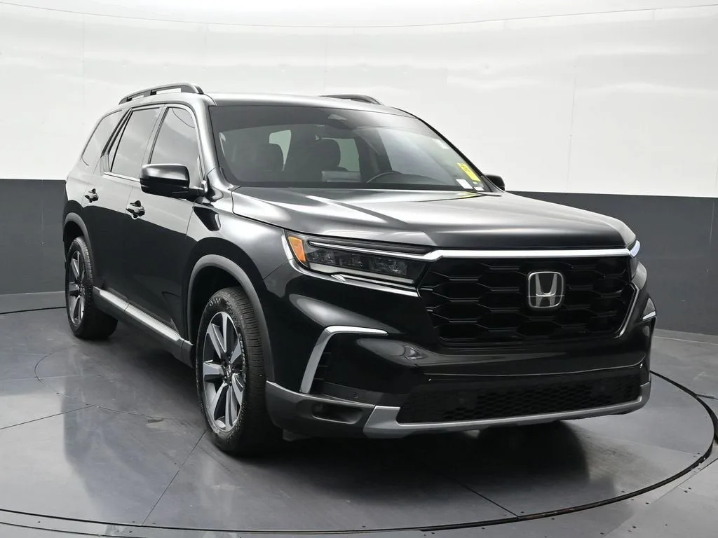 2023 Honda Pilot AWD Touring photo 7