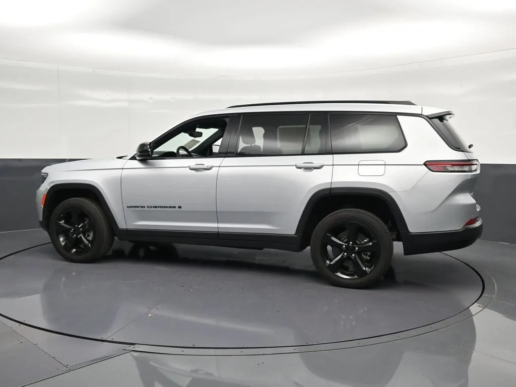 2024 Jeep Grand Cherokee L Altitude photo 8