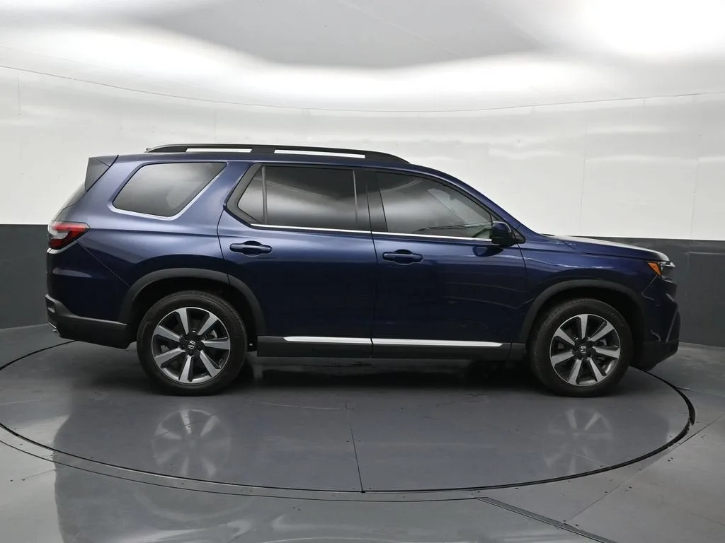 2025 Honda Pilot Touring photo 6
