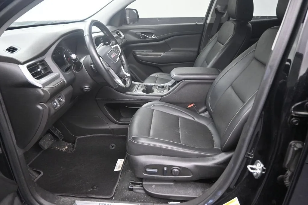 2023 GMC Acadia SLT photo 12