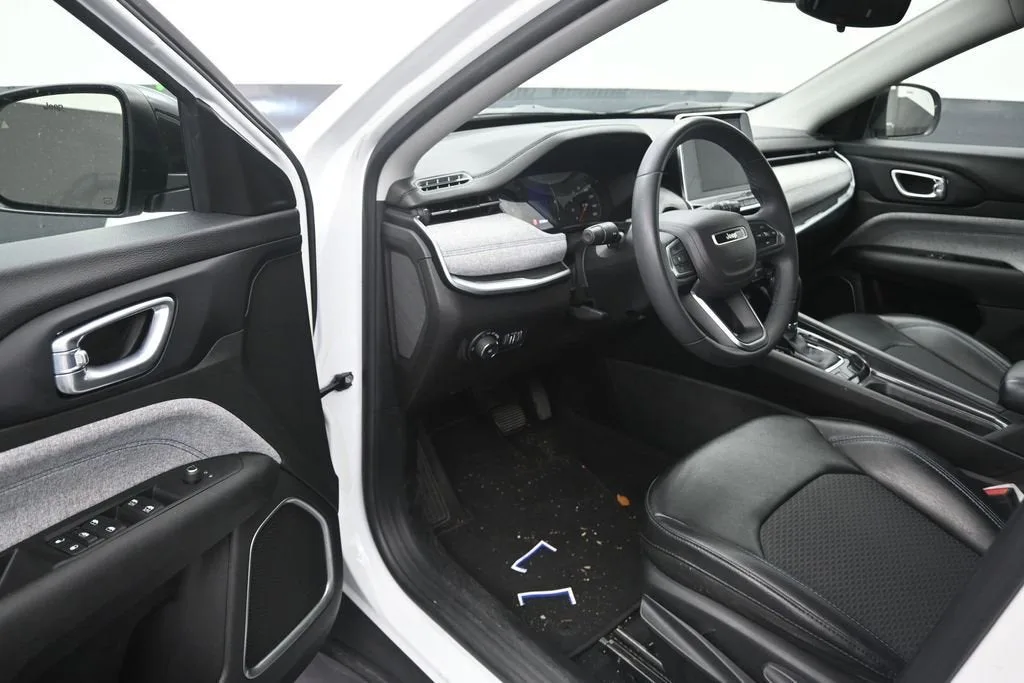 2022 Jeep Compass Latitude photo 10