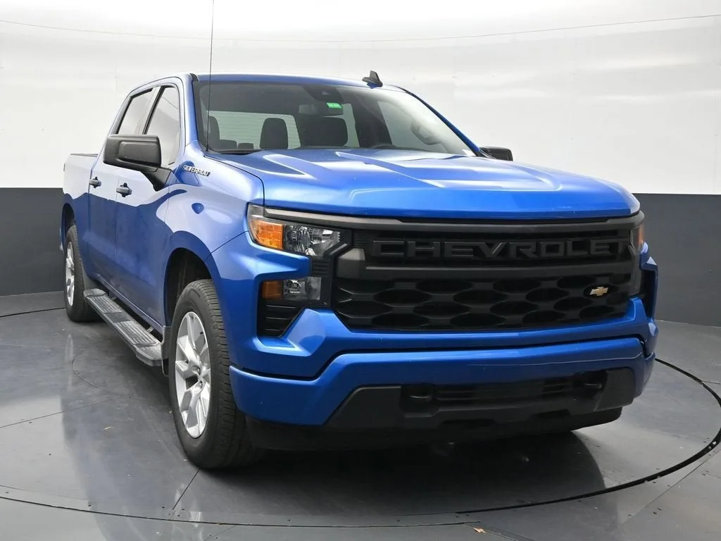 2023 Chevrolet Silverado 1500 Custom photo 7