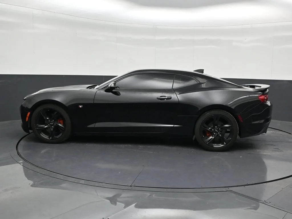 2020 Chevrolet Camaro 1LT photo 2