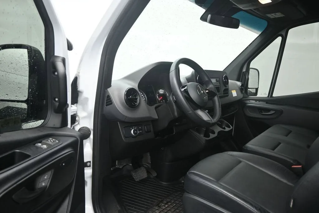 2025 Mercedes-Benz Sprinter 2500 Standard Roof 4-Cyl Diesel photo 10