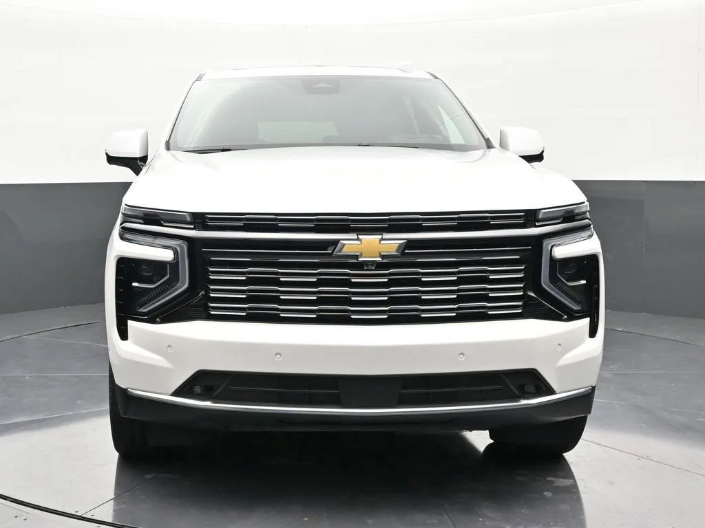 2025 Chevrolet Suburban High Country photo 8