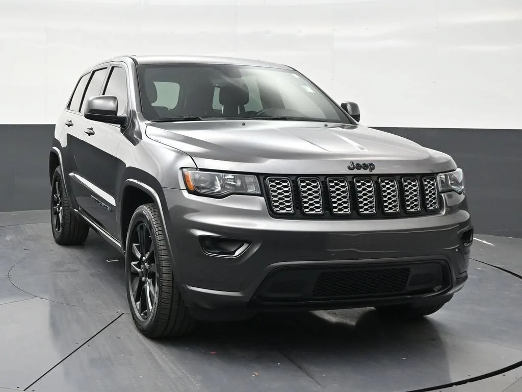 2019 Jeep Grand Cherokee Altitude 4x2 photo 7