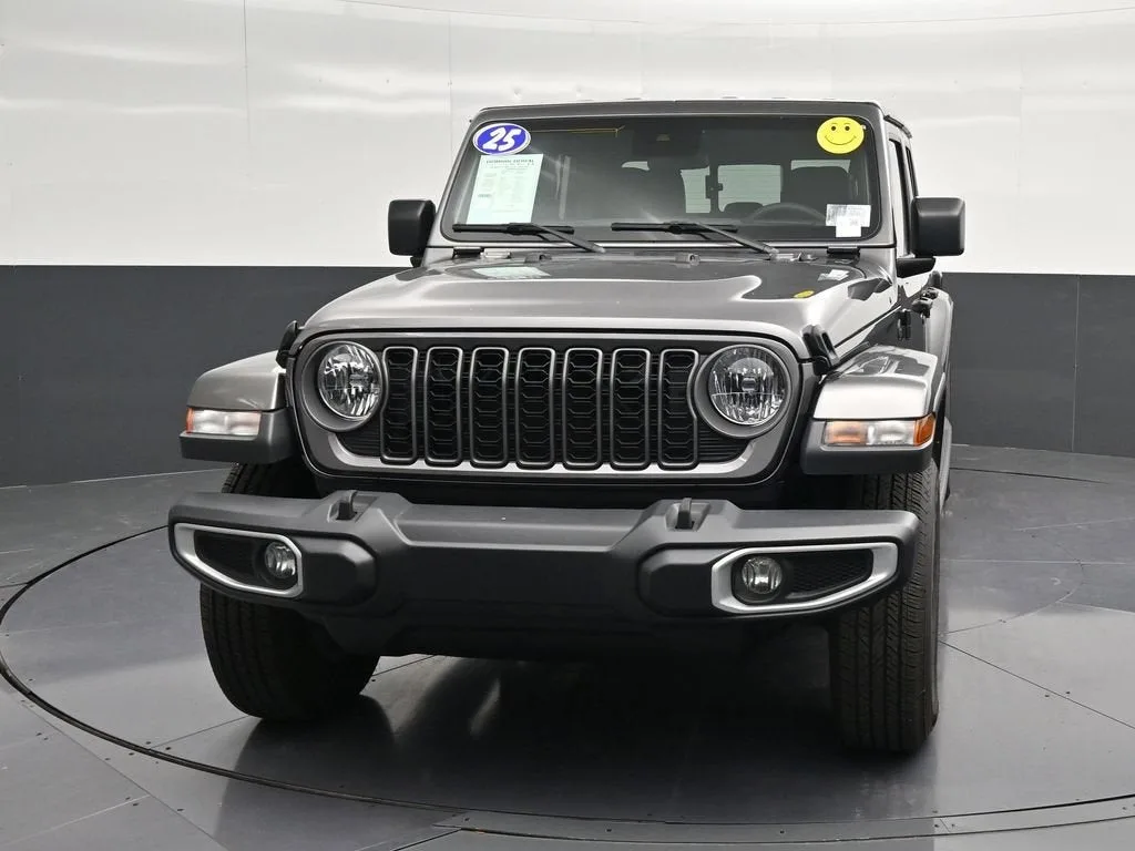 2025 Jeep Gladiator Sport S photo 7