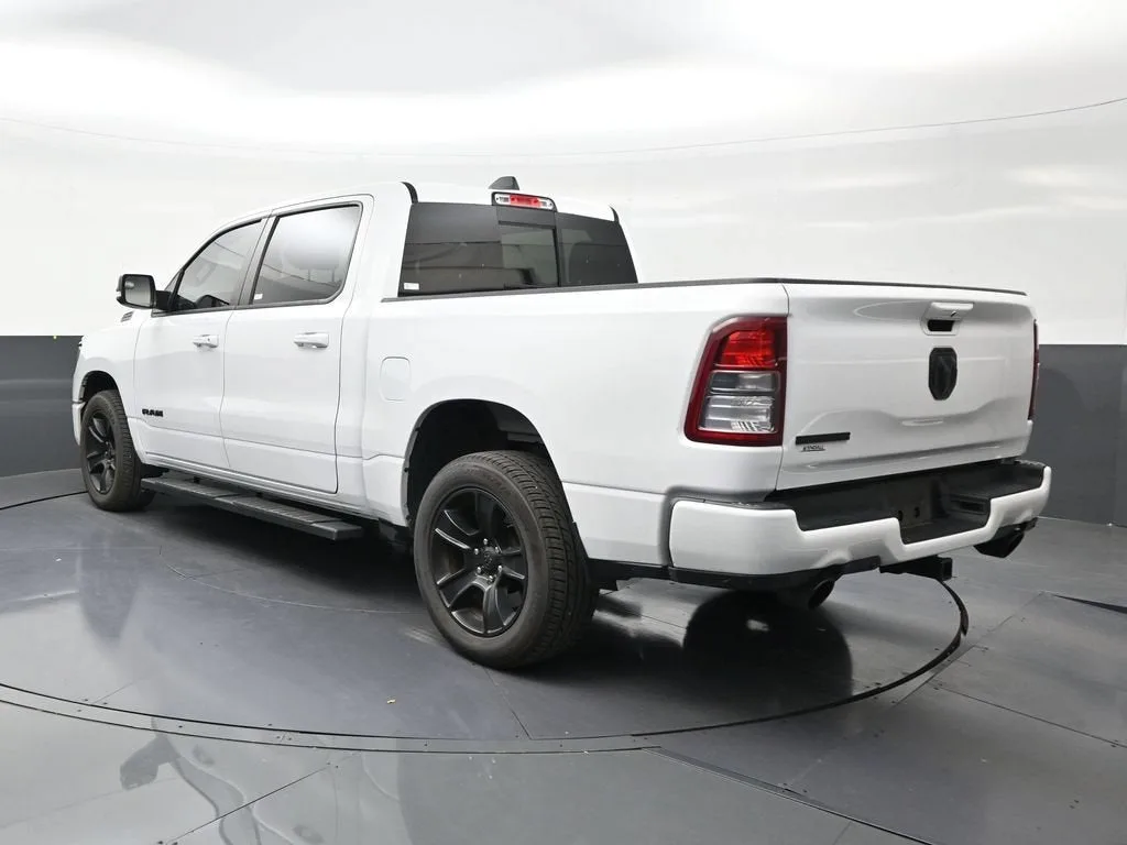 2022 RAM 1500 Big Horn Crew Cab 4x2 5'7" Box photo 3