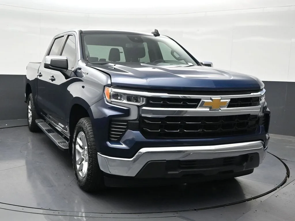 2023 Chevrolet Silverado 1500 LT photo 8
