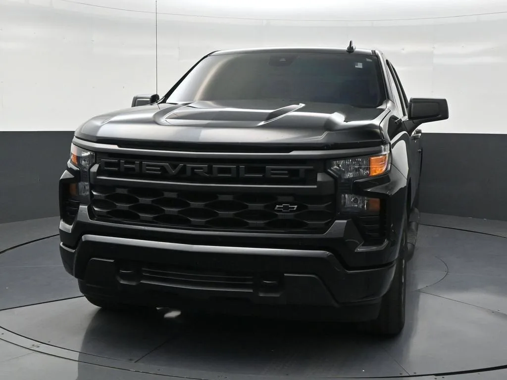 2024 Chevrolet Silverado 1500 Custom photo 8