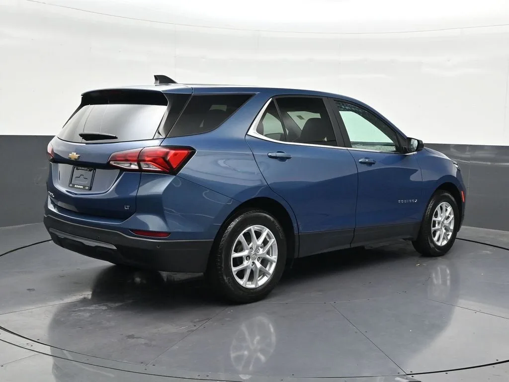 2024 Chevrolet Equinox LT photo 5