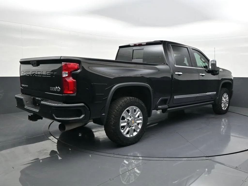 2024 Chevrolet Silverado 2500 HD High Country photo 5