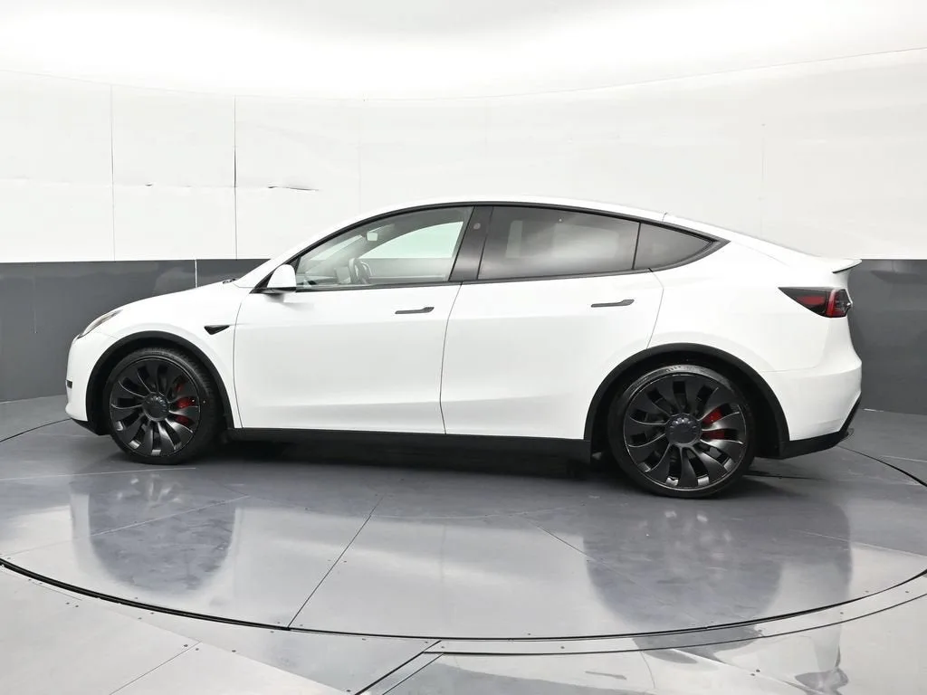 2023 Tesla Model Y Performance photo 2