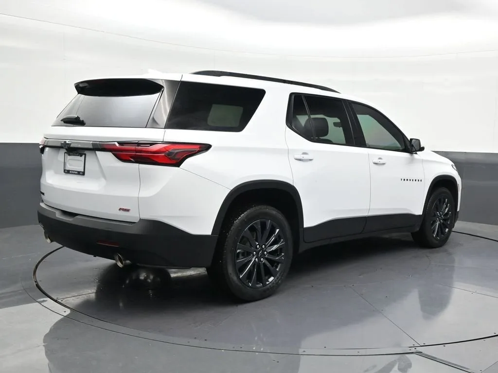 2023 Chevrolet Traverse RS photo 5