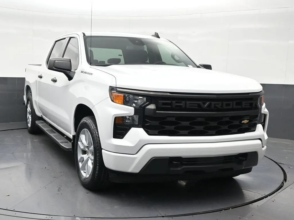 2023 Chevrolet Silverado 1500 Custom photo 8