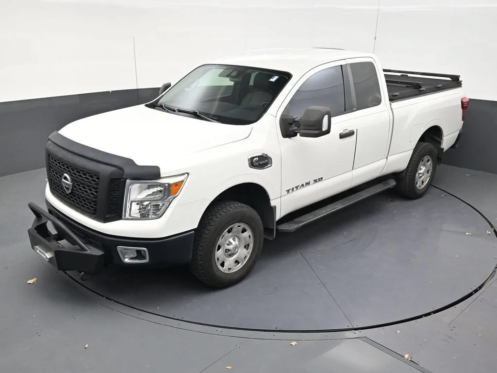 2017 Nissan TITAN XD S Diesel photo 12