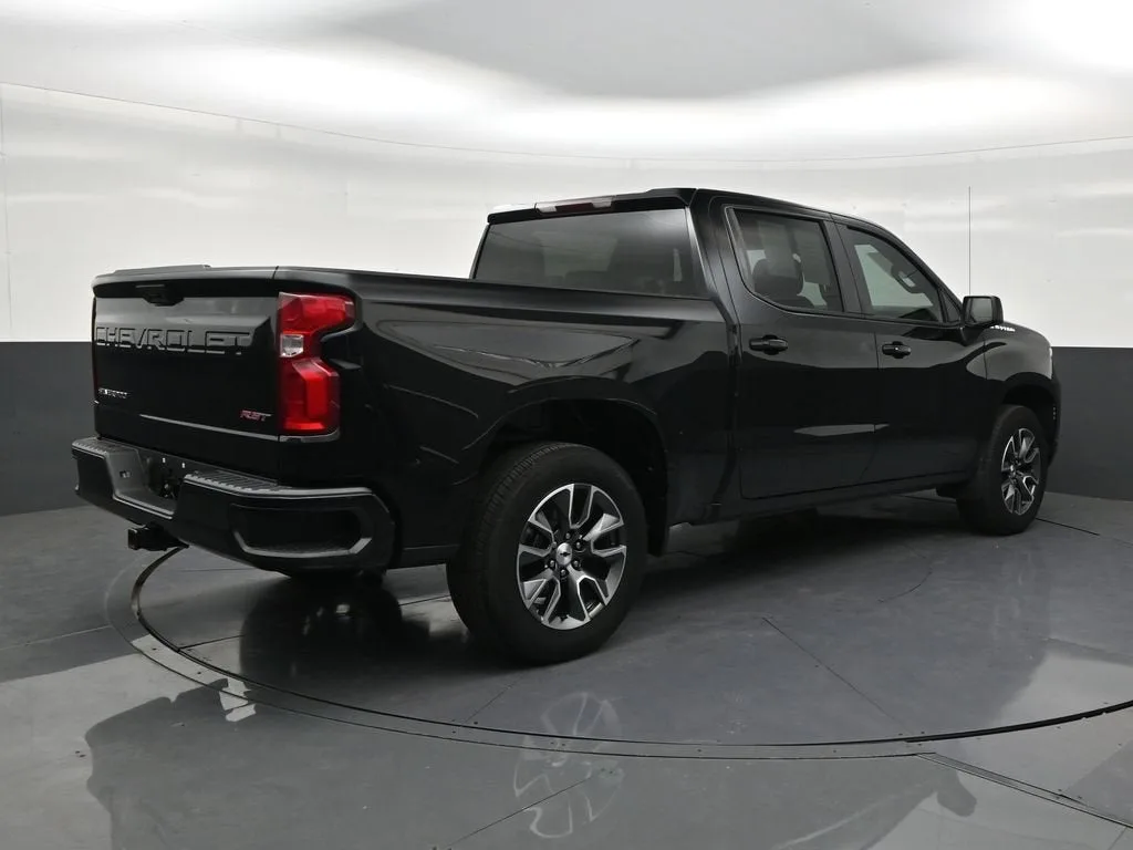 2024 Chevrolet Silverado 1500 RST photo 5