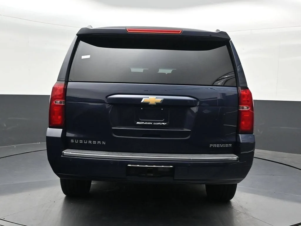 2019 Chevrolet Suburban Premier photo 4