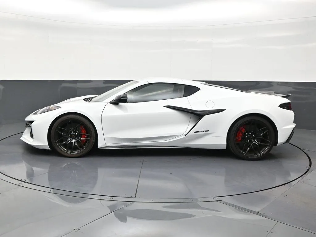 2025 Chevrolet Corvette Z06 1LZ photo 2