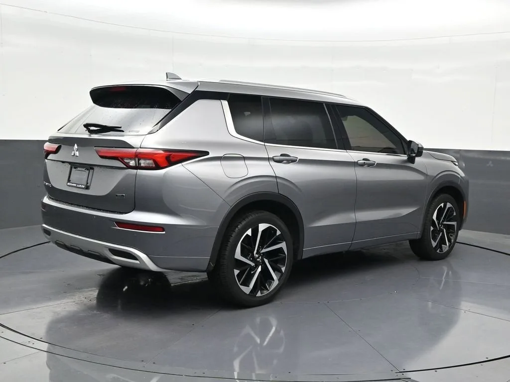 2022 Mitsubishi Outlander SEL Launch Edition S-AWC photo 5