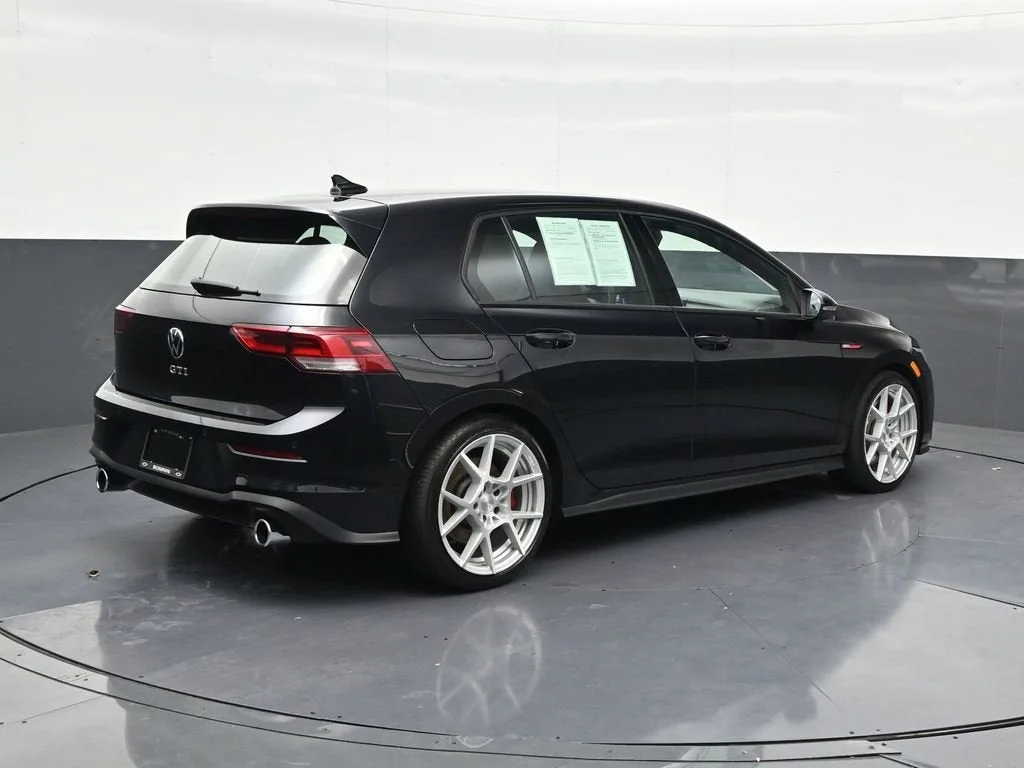 2022 Volkswagen Golf GTI 2.0T S photo 5