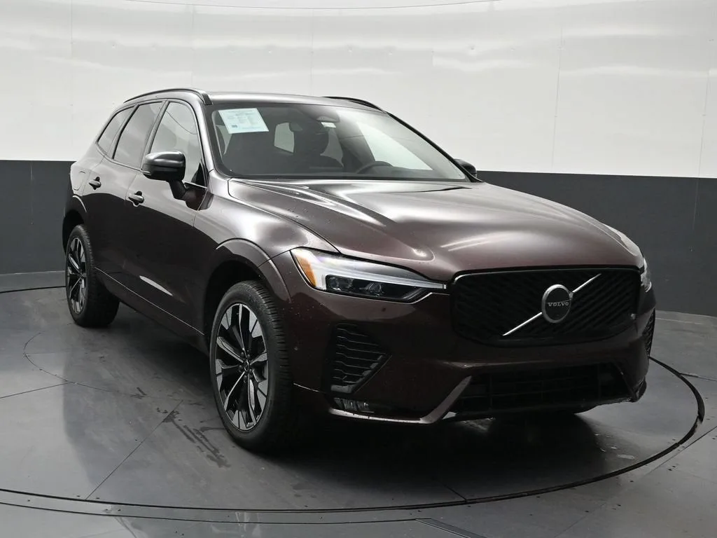 2026 Volvo XC60 Plus photo 8