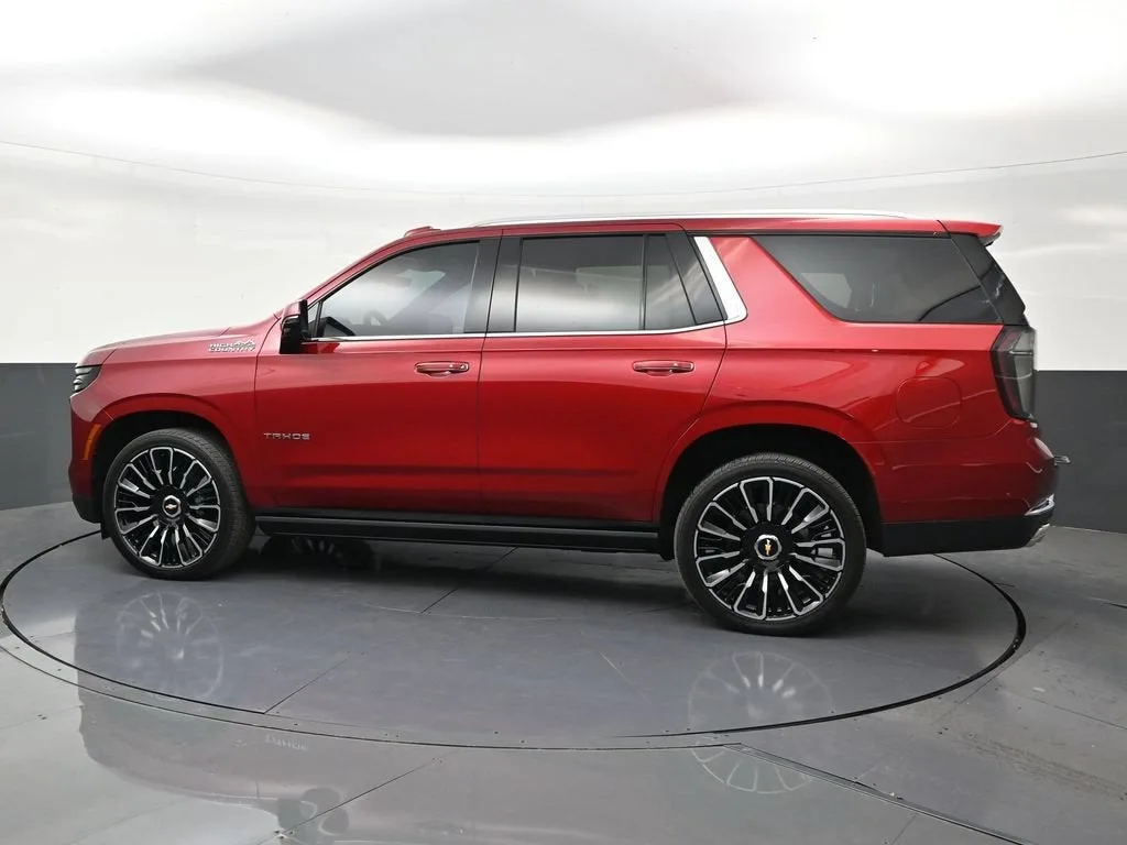 2025 Chevrolet Tahoe High Country photo 2